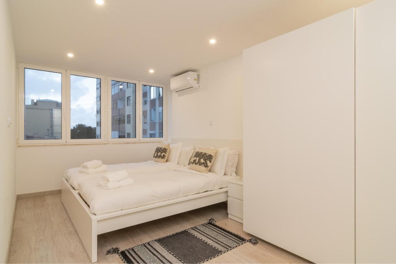 Stylish Apartment W/ River View By Lovelystay Oeiras Exterior foto